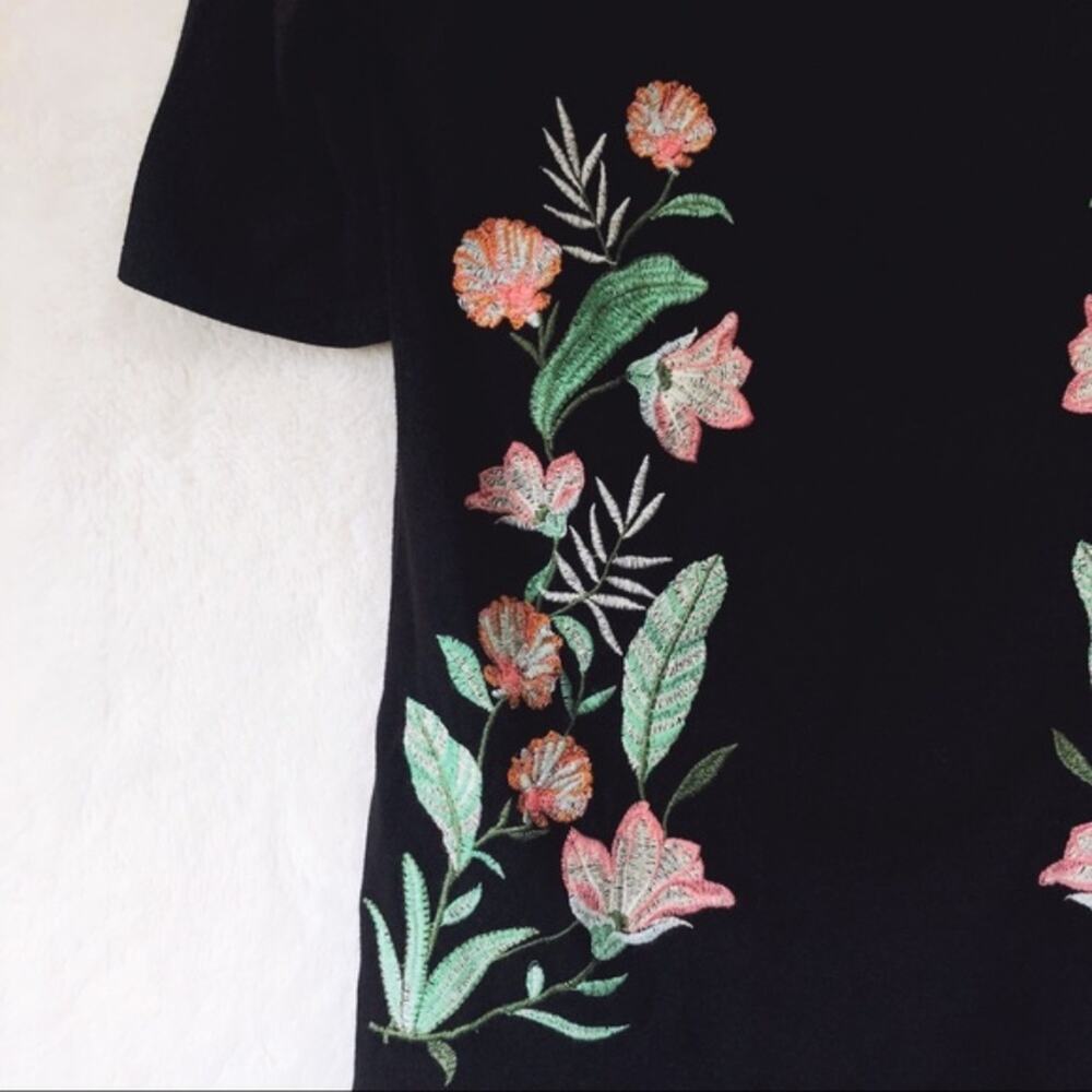 Ann Taylor Black Embroidered Flower Pattern Top - Picture 5 of 5